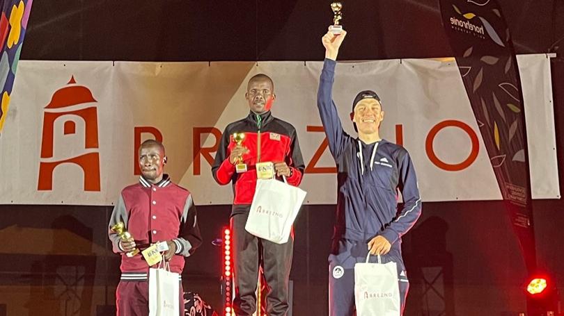 Polmaratn v Brezne vyhrali Keania